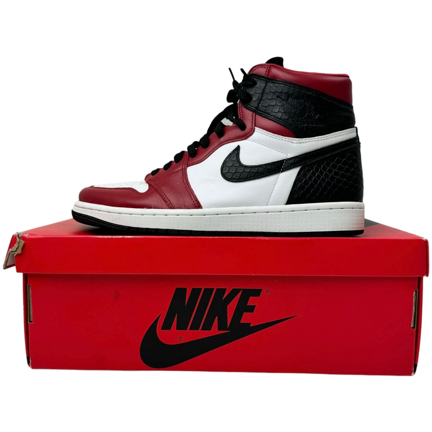 Jordan 1 Retro High Satin Snake Chicago