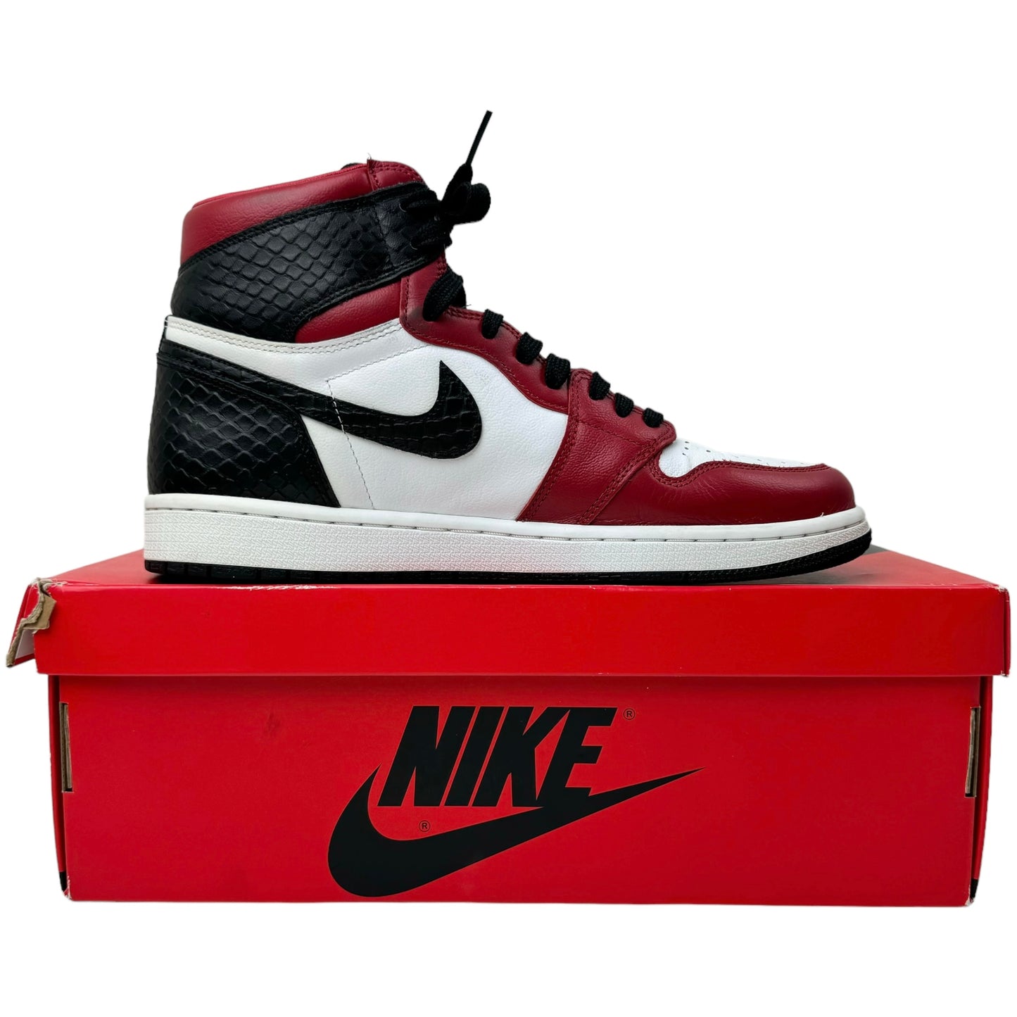 Jordan 1 Retro High Satin Snake Chicago