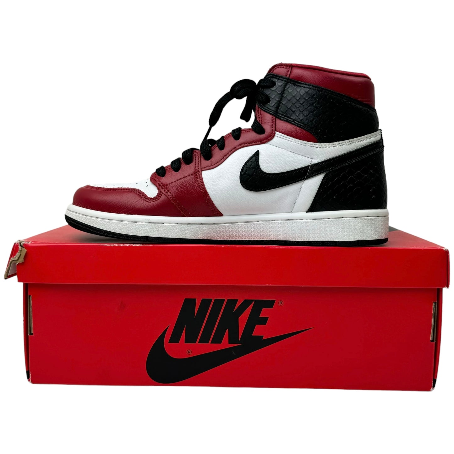 Jordan 1 Retro High Satin Snake Chicago